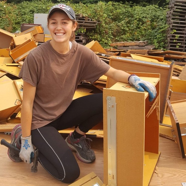 Rilke working at the recycle center